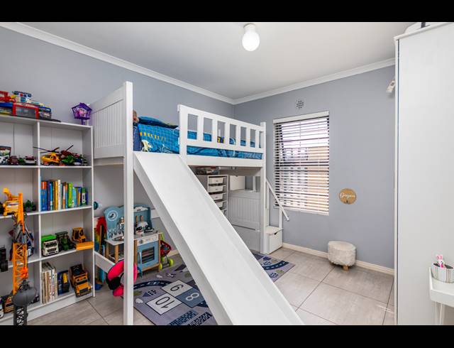 3 BEDROOM FREEHOLD FOR SALE IN PARKLANDS